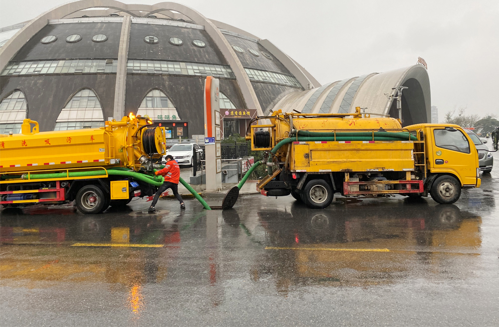 271柳塘村商场管道清淤
