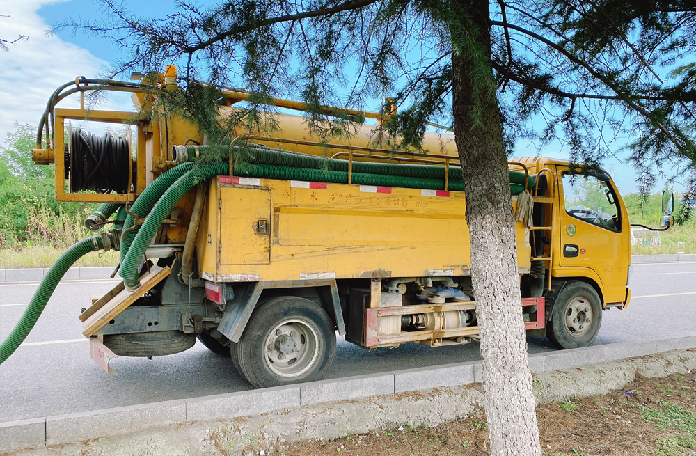 283柳塘村清洗抽粪车